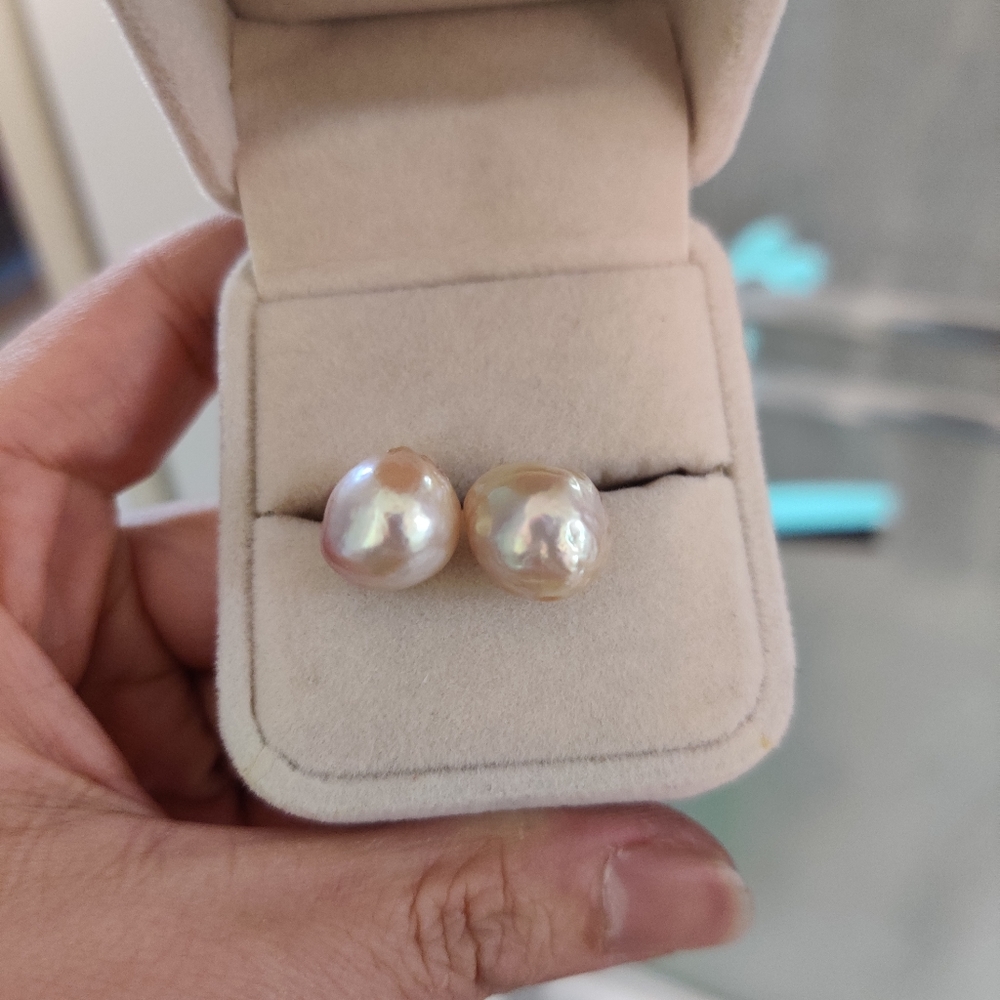 Baroque pearl earrings